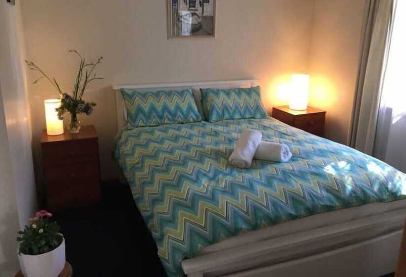 فندق Gumnut Cottage