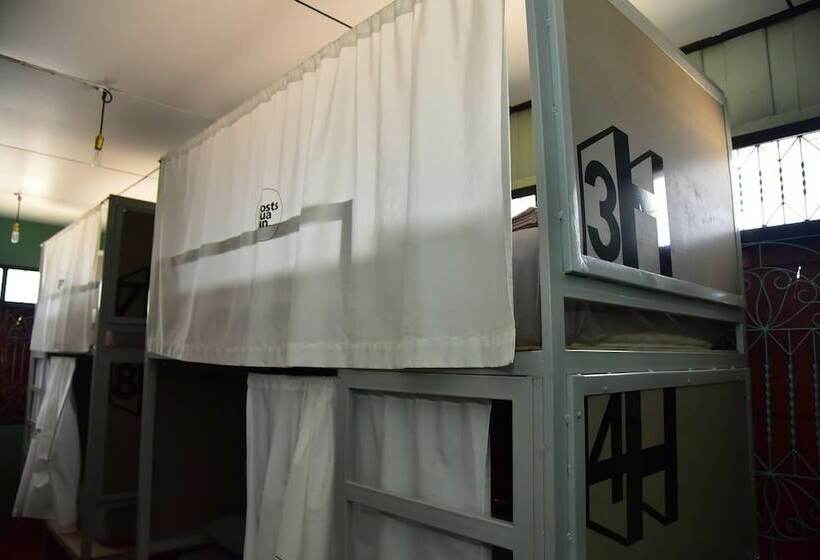 בית מלון כפרי Hosts Huahin   Hostel