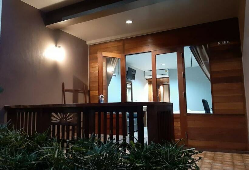 בית מלון כפרי Khanom Cabana Beach Resort