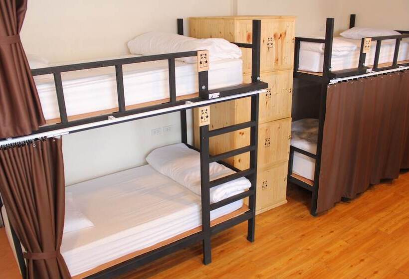 בית מלון כפרי Mad Panda Hostel