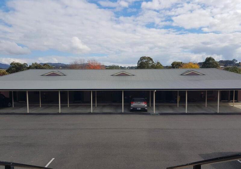 酒店 Tenterfield Tavern And Motor Inn