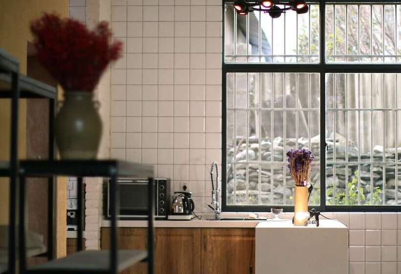 هتل Enjoy Holidays