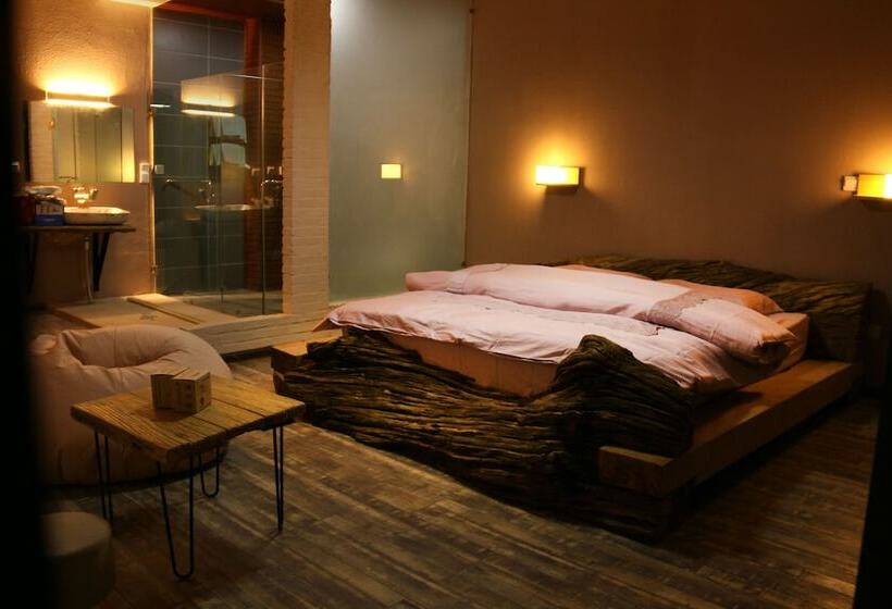 هتل Enjoy Holidays