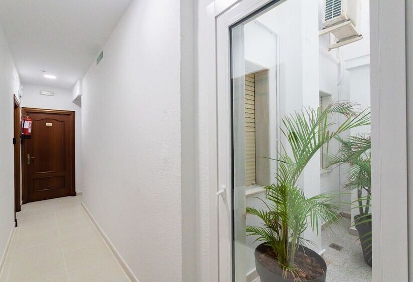 فندق Hostal La Costa