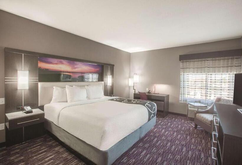 هتل La Quinta By Wyndham Kingsville