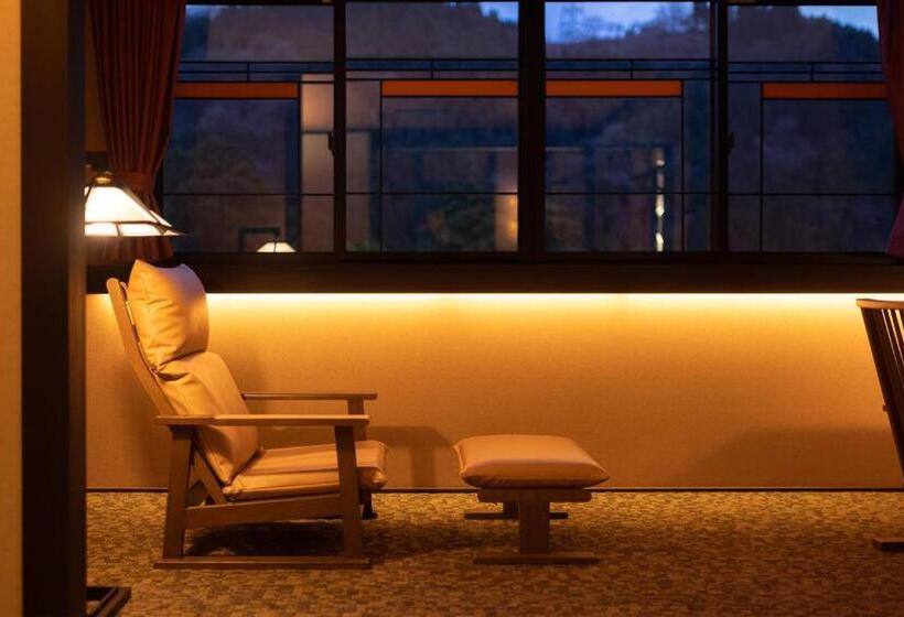 בית מלון כפרי Sanrakuen