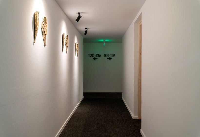 هتل Abacus Suites
