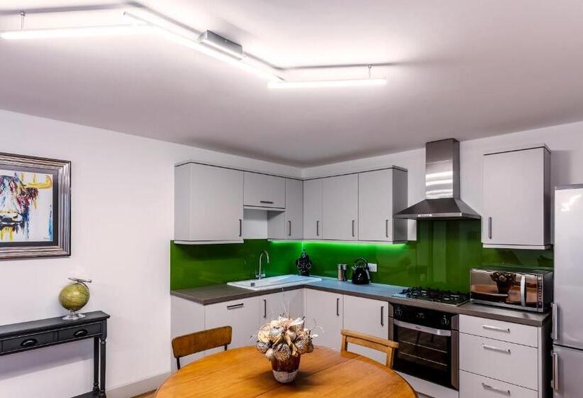 ホテル Dome House