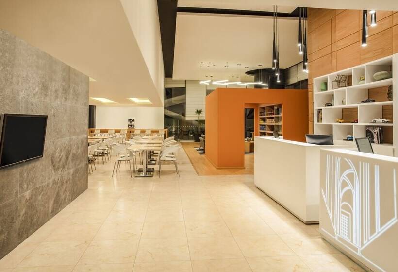 Отель Fiesta Inn Express Queretaro Constituyentes