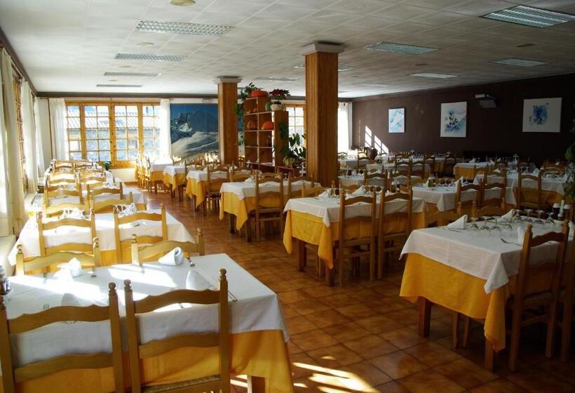 Отель Hostal La Cabanya