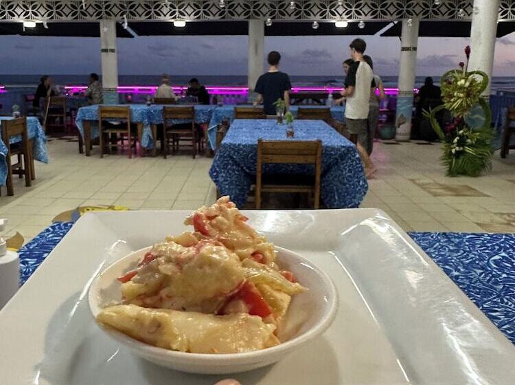 هتل Litia Sini Beach Fales