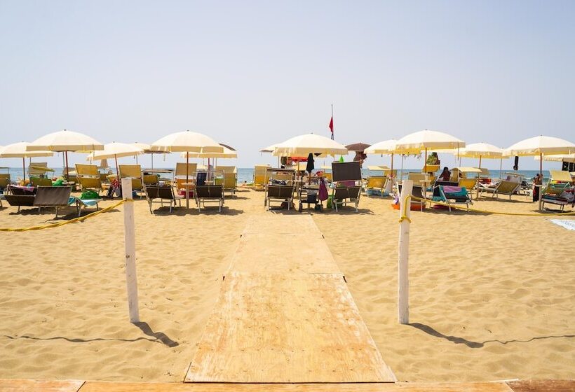 هتل Camping Village Mare Pineta