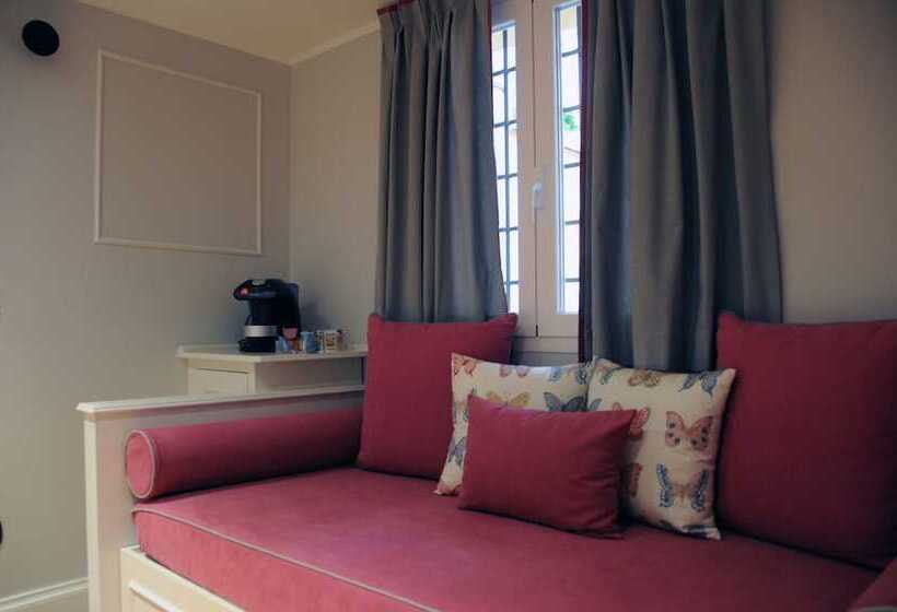 هتل Suite Fontana Di Trevi