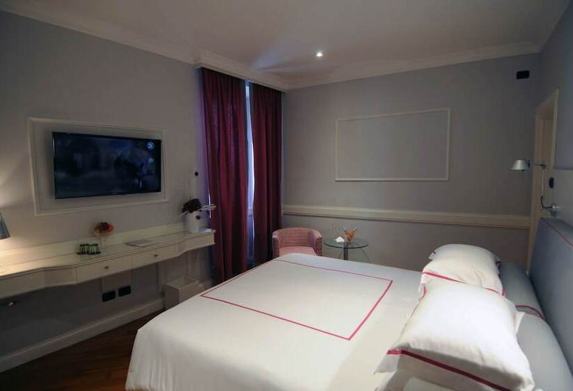 هتل Suite Fontana Di Trevi