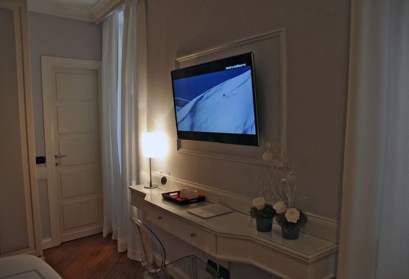 هتل Suite Fontana Di Trevi