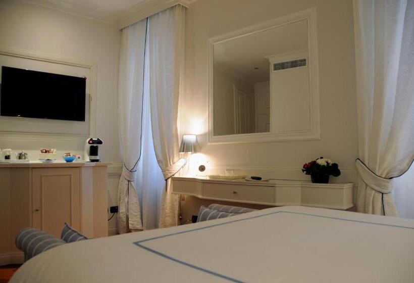 هتل Suite Fontana Di Trevi