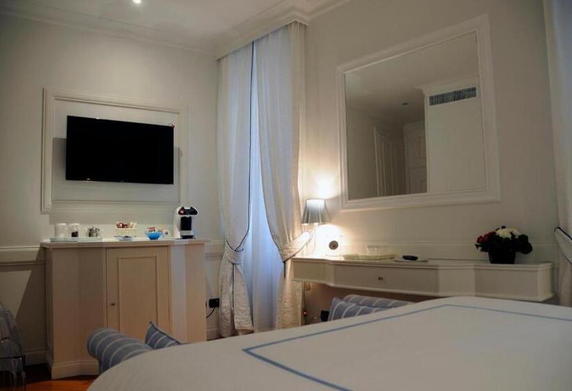 هتل Suite Fontana Di Trevi