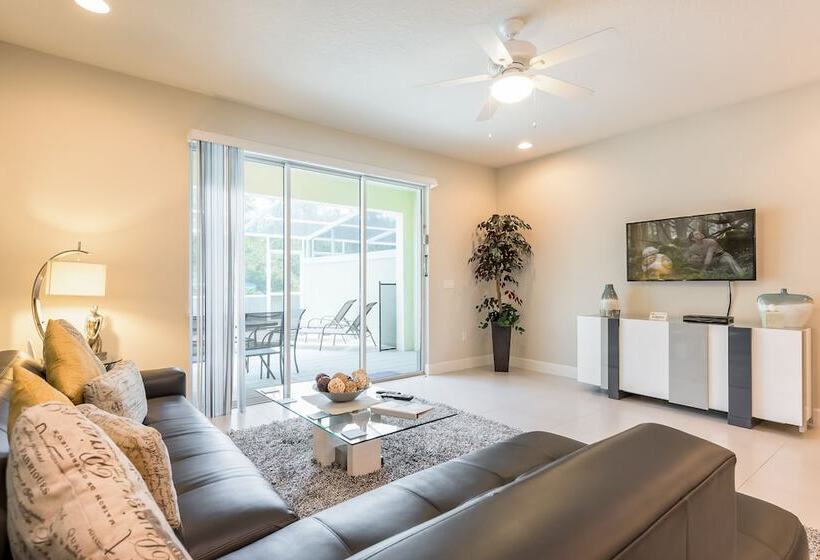 Serenity By Vhc Hospitality