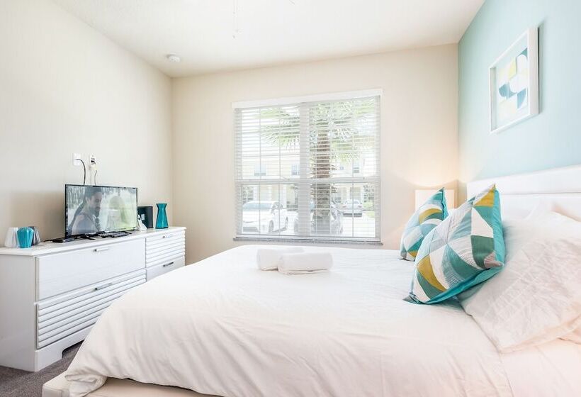 Serenity By Vhc Hospitality