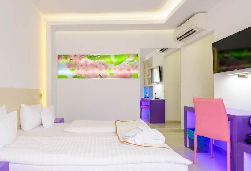 هتل Christina Plus