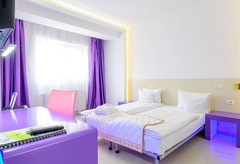 هتل Christina Plus