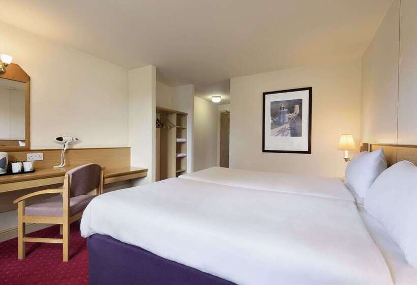 בית מלון כפרי Days Inn Tewkesbury