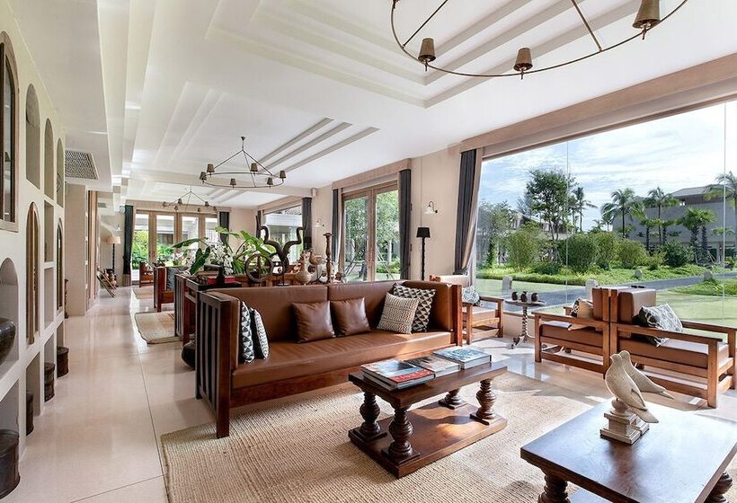 Hotel Devasom Khao Lak Beach Resort & Villas