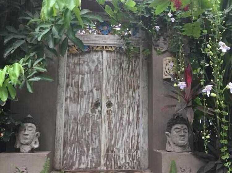 Bed and Breakfast Pranajaya Loka