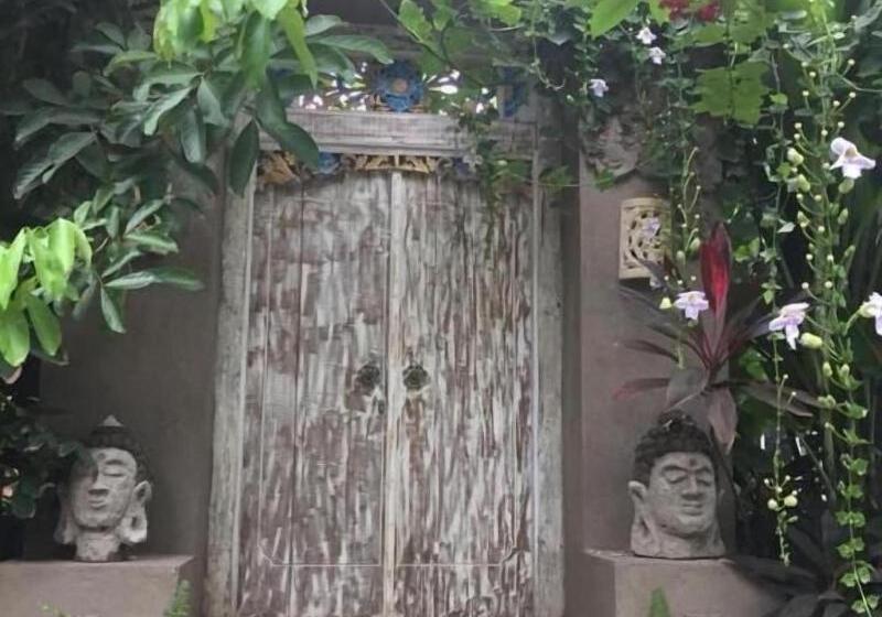 Bed and Breakfast Pranajaya Loka