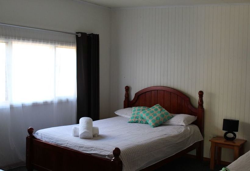Clifton Beach Lodge