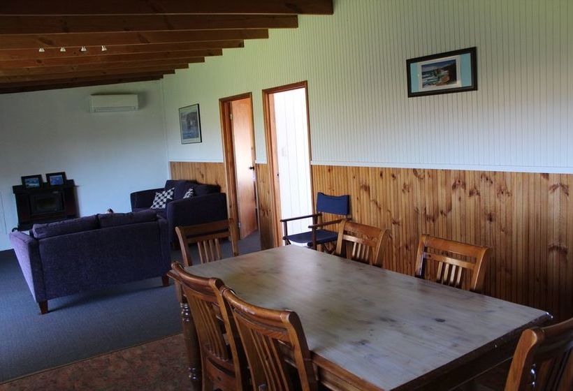 Clifton Beach Lodge