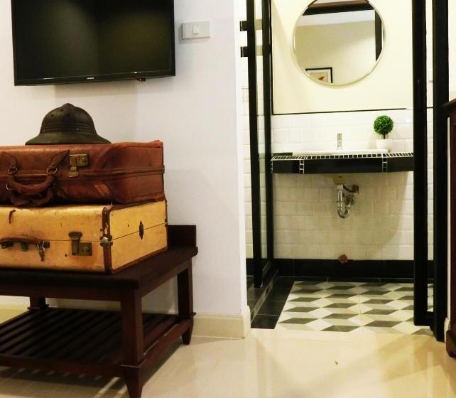 Bloom Boutique Hotel & Cafe