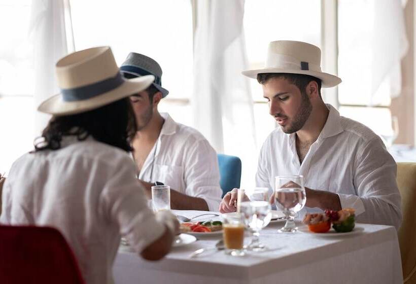 هتل Regency Sealine Camp