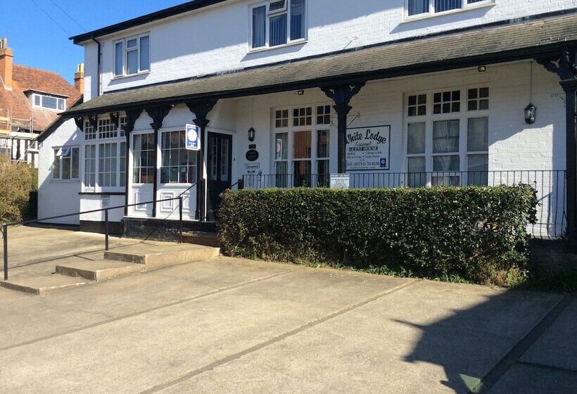 بنسيون White Lodge Guest House