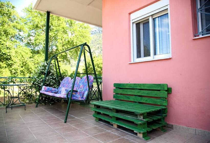 Tsertos Apartments