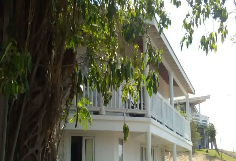 تختخواب و صبحانه A Private Room In Paradise, Vieux Fort