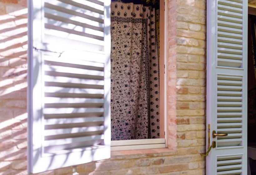 مبيت وإفطار Palazzo Romani Adami