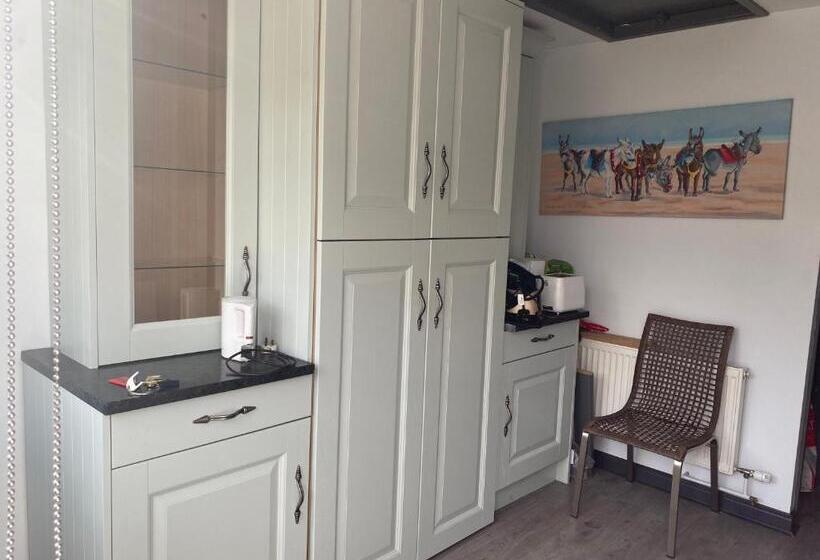 客栈  Old Stagecoach Stables Rooms Only