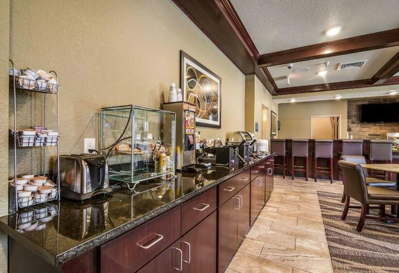 Cobblestone Hotel & Suites   Victor