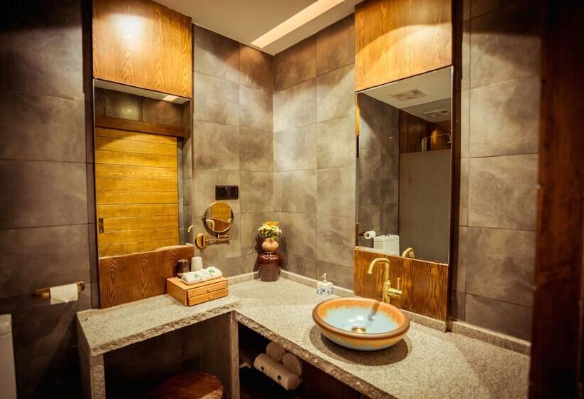 فندق Moonlit Sky Resort