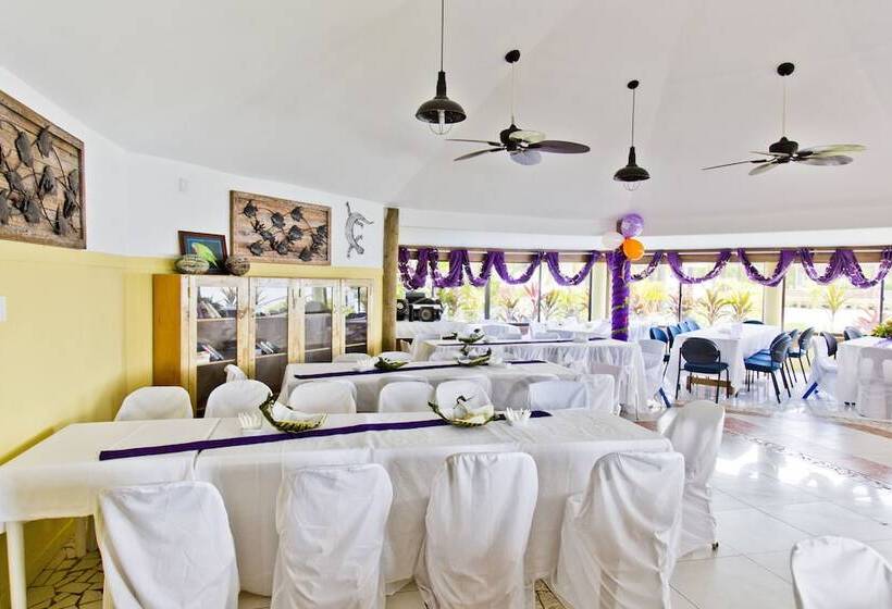 Le Uaina Beach Resort