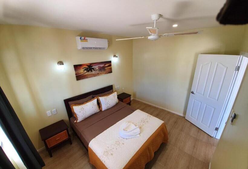 Le Uaina Beach Resort