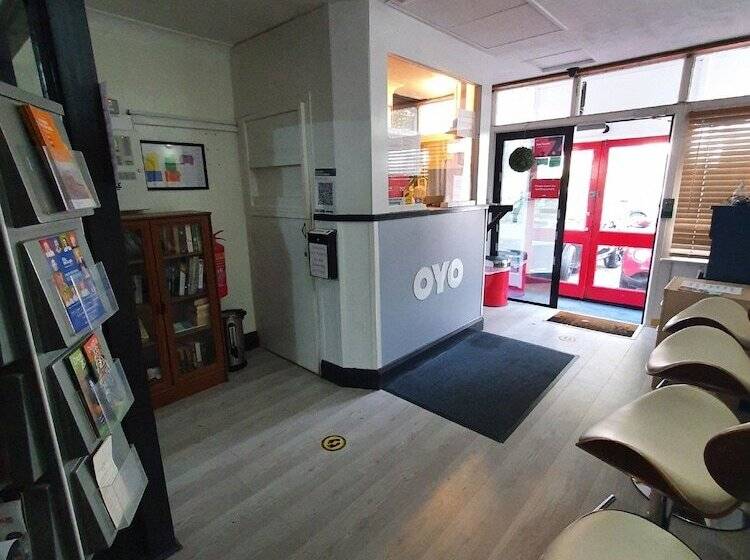 پانسیون Devine Beach Hotel, Westcliff Southend-On-Sea