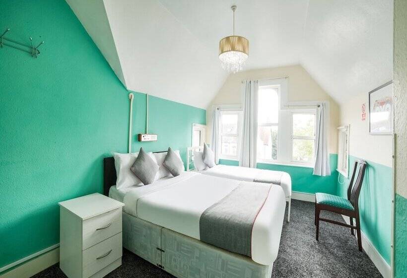 پانسیون Devine Beach Hotel, Westcliff Southend-On-Sea