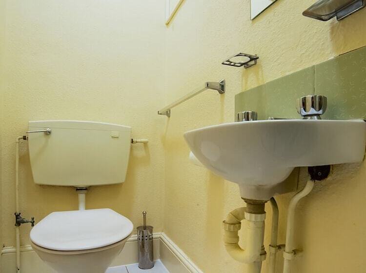 پانسیون Devine Beach Hotel, Westcliff Southend-On-Sea