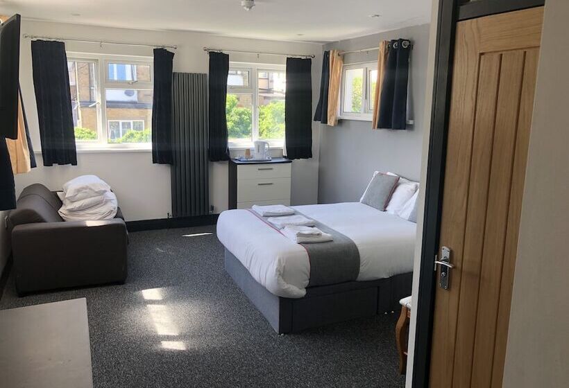 پانسیون Devine Beach Hotel, Westcliff Southend-On-Sea