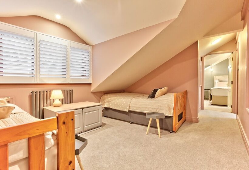 ペンション Hill Crest Country Guest House