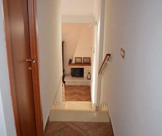 פנסיון Home To Fly