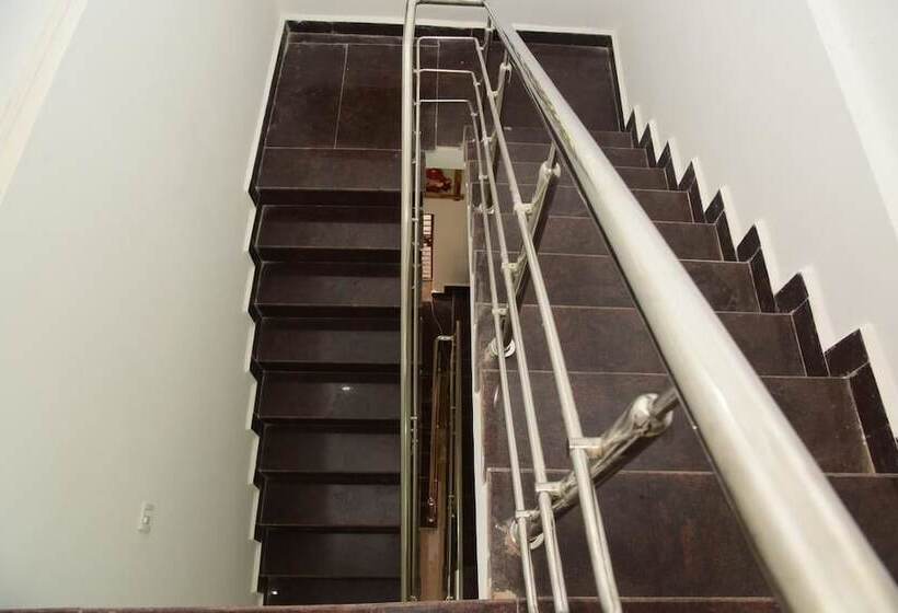 بنسيون Nirvaah Room Siolim Ac