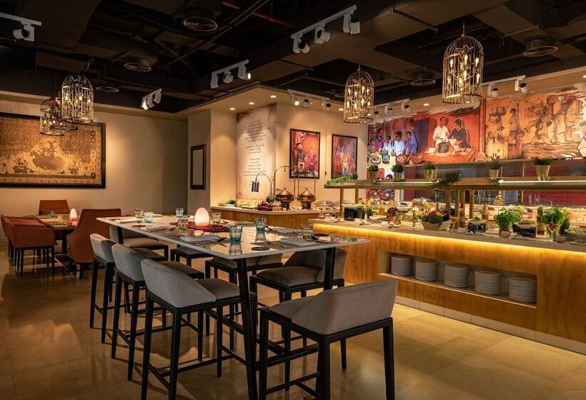 Отель Four Points By Sheraton Production City, Dubai